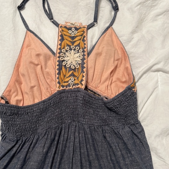 Embroidery Razor Back - Picture 3 of 4